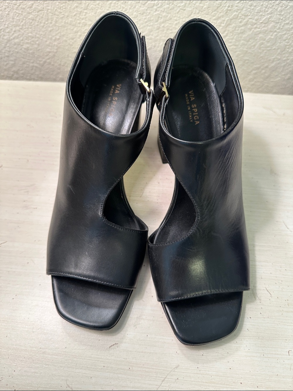 EUC 7.5 Via Spiga Black Leather Cutout Peep-Toe Ankle Strap Heels